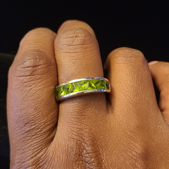 Vintage Suzanne Somers Peridot Mini Trillion Cut Size 8 Silver Ring - Picture 1 of 11